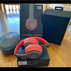 Beats Solo2 Wireless Headphones